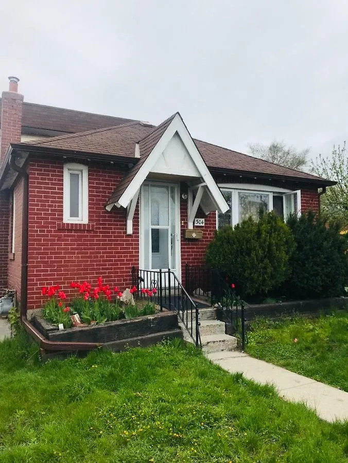 Отель 304 Cosburn Avenue Торонто 0*,  Канада